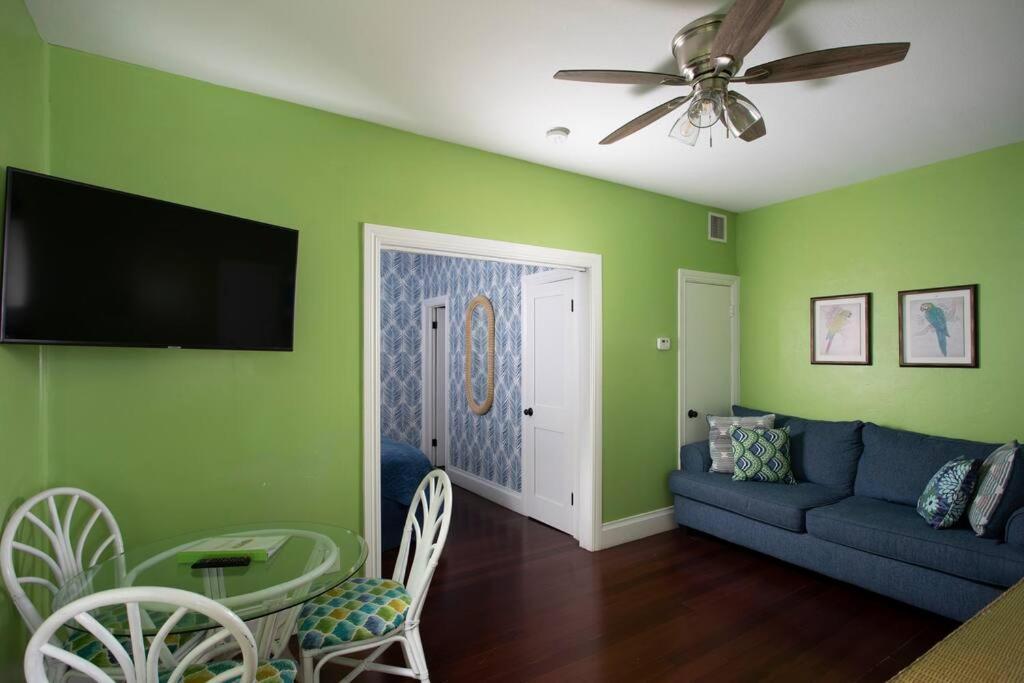 Duval Street Suite With Pool キーウェスト エクステリア 写真