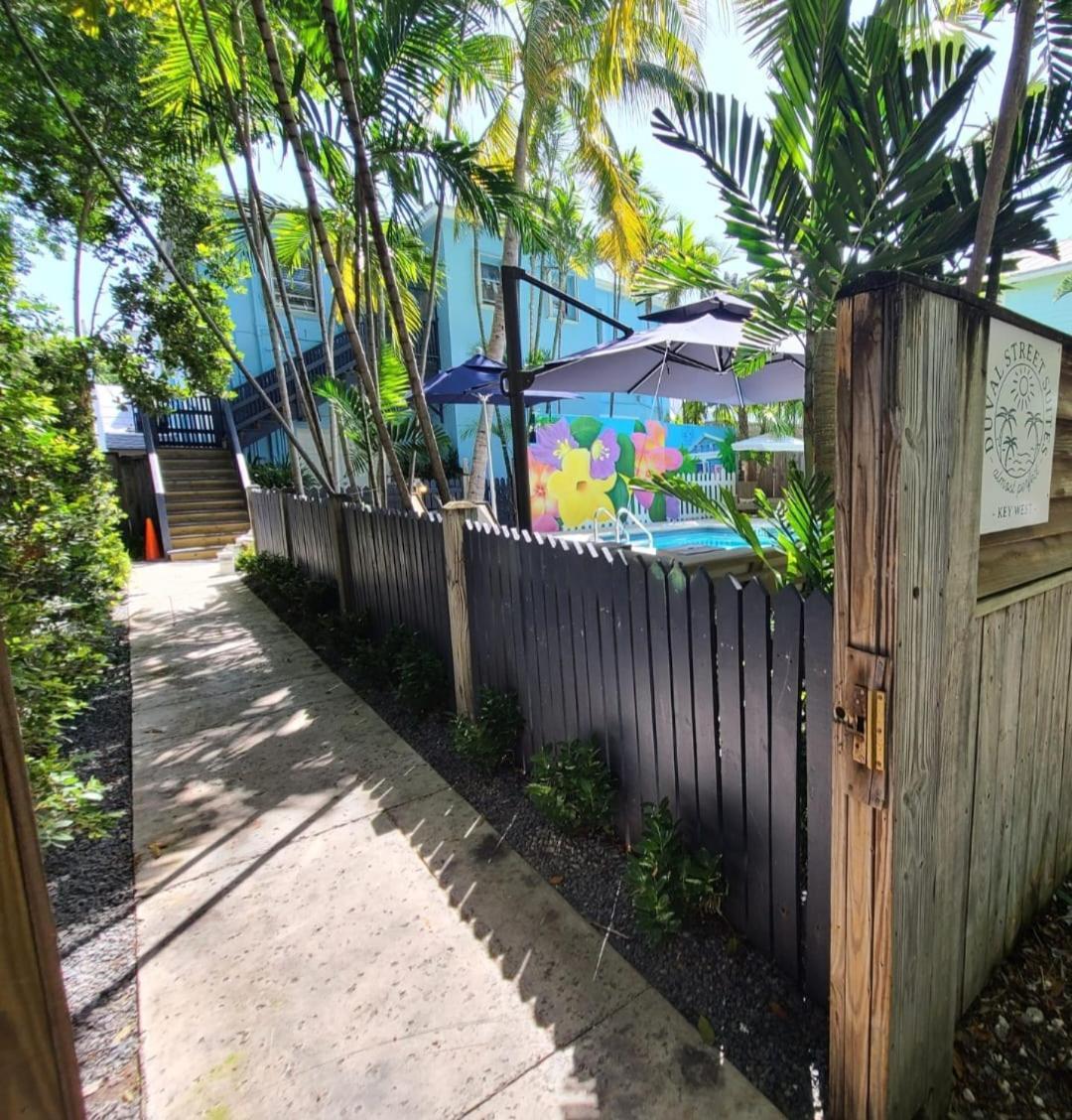 Duval Street Suite With Pool キーウェスト エクステリア 写真