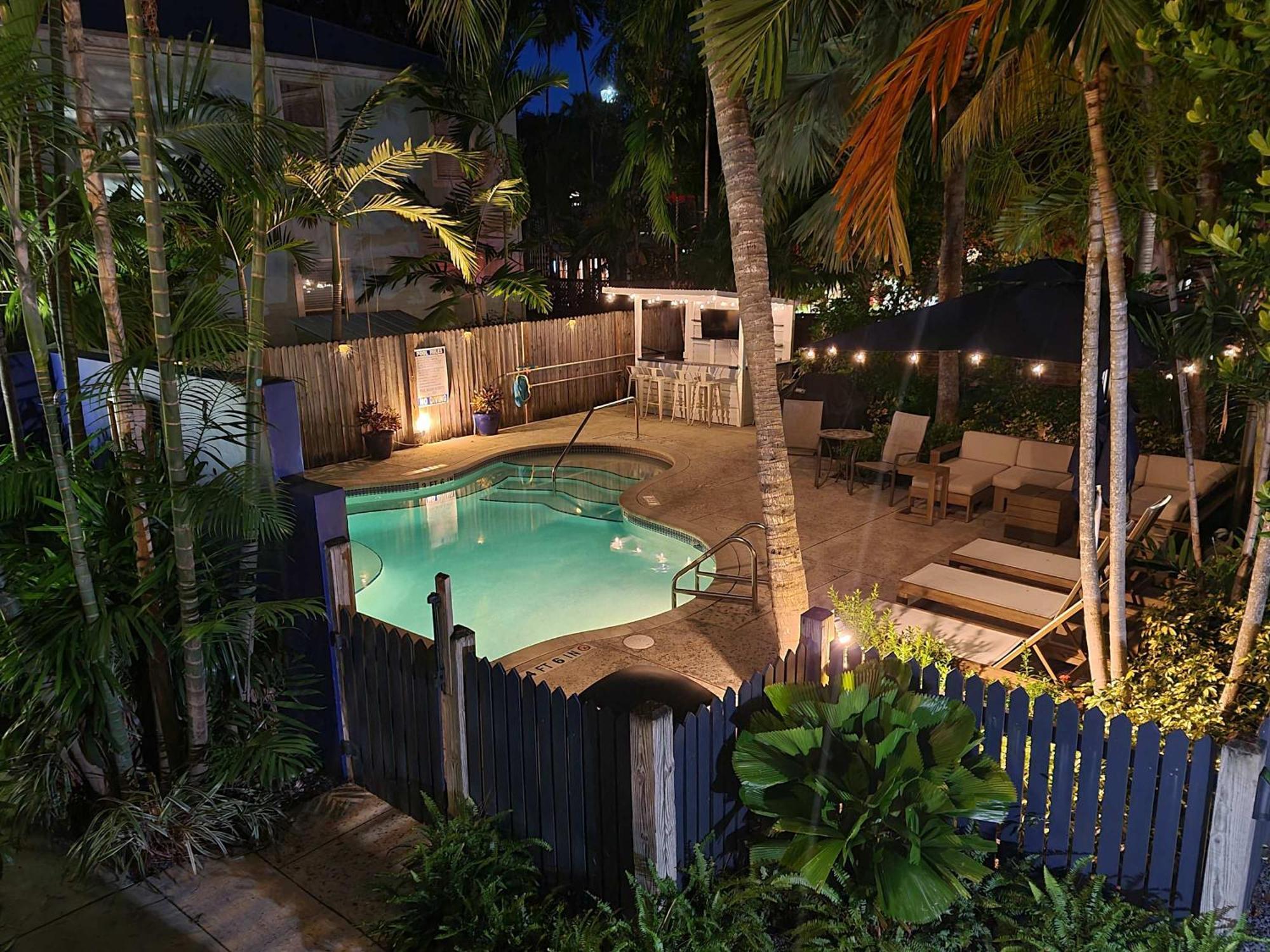 Duval Street Suite With Pool キーウェスト エクステリア 写真